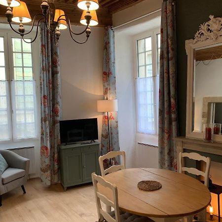 Appartement De Charme Dans Le Coeur Historique D'อูเซส ภายนอก รูปภาพ
