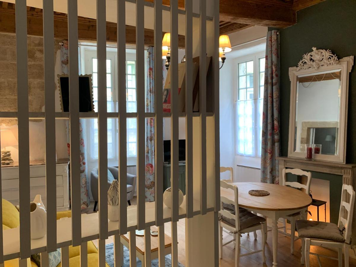 Appartement De Charme Dans Le Coeur Historique D'อูเซส ภายนอก รูปภาพ