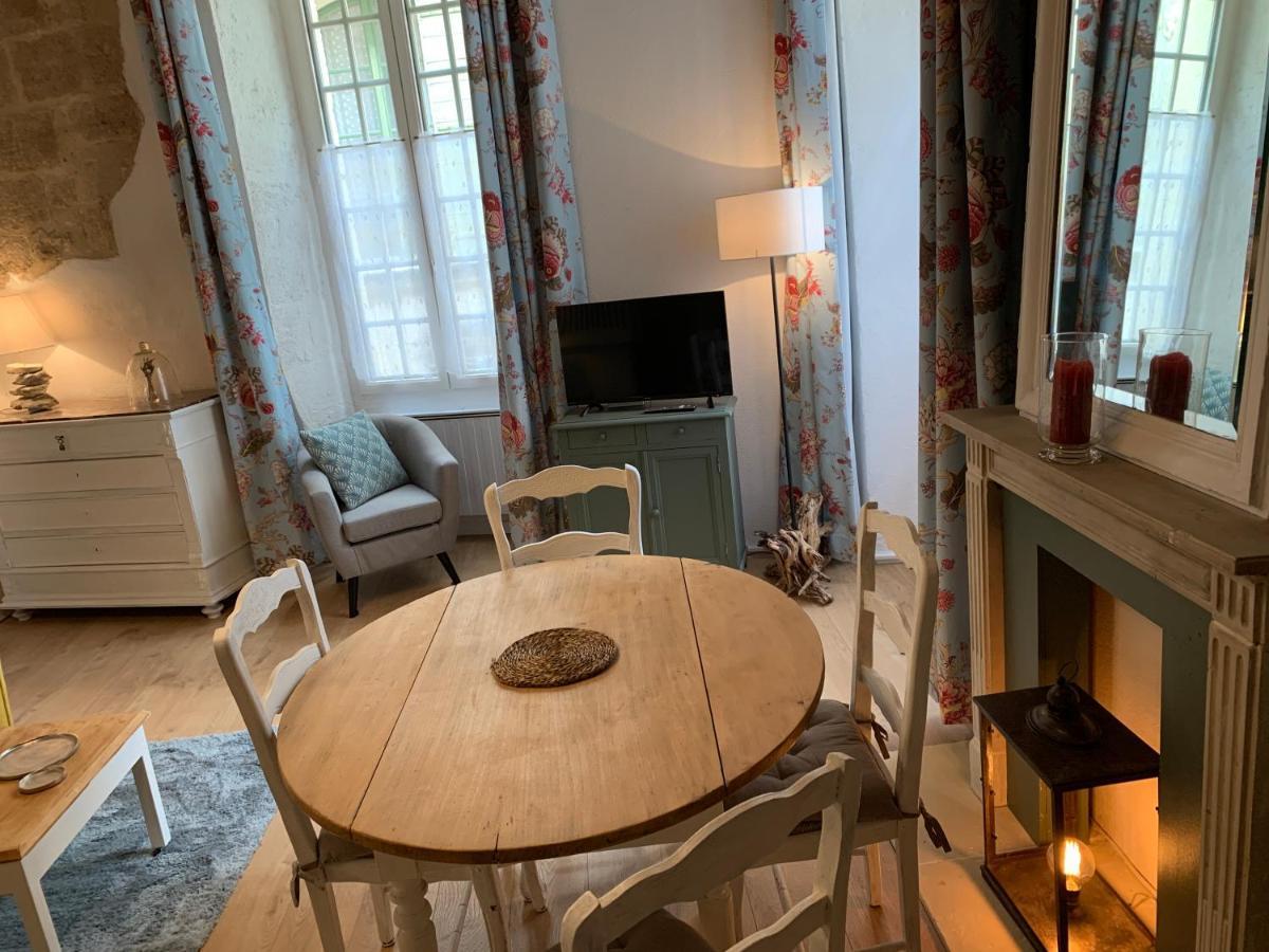 Appartement De Charme Dans Le Coeur Historique D'อูเซส ภายนอก รูปภาพ