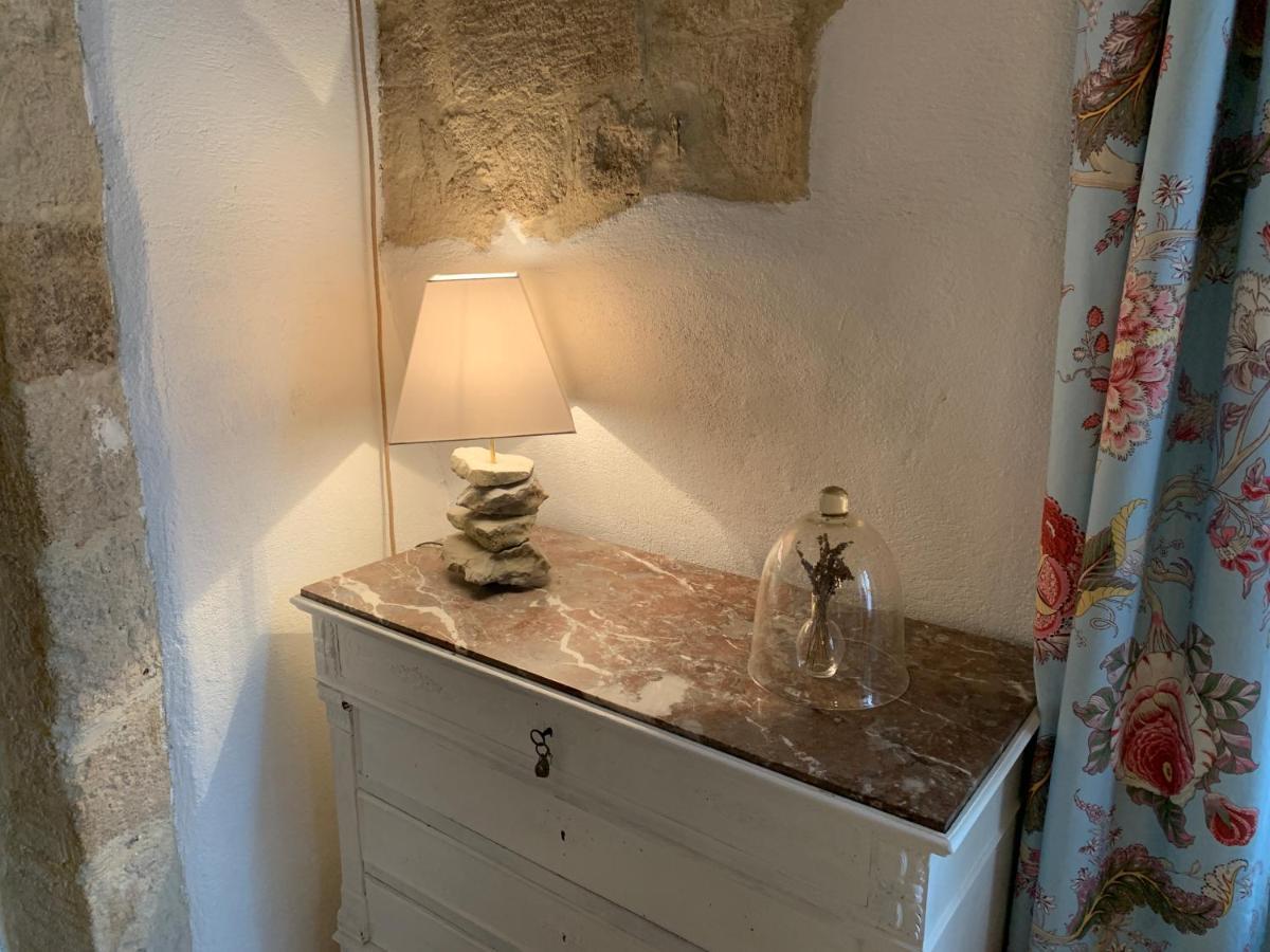 Appartement De Charme Dans Le Coeur Historique D'อูเซส ภายนอก รูปภาพ