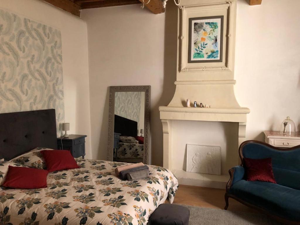 Appartement De Charme Dans Le Coeur Historique D'อูเซส ภายนอก รูปภาพ